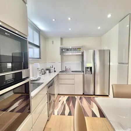 Rosalia Luxury 3 Bedrooms Near Beaches By Welcome To شقة